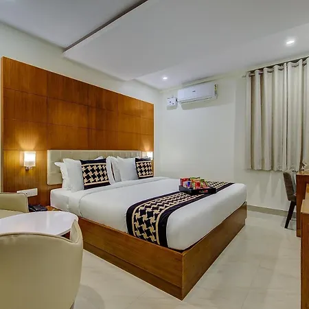 Collection O 77042 Tetrad Hotel